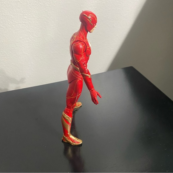 DC COMICS - The Flash Movie - Flash Action Figure McFarlane - Picture 10 of 12